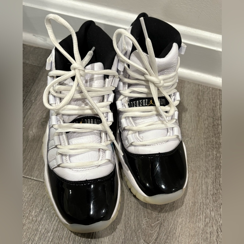 Retro Jordan 11 size 3.5 kids USED